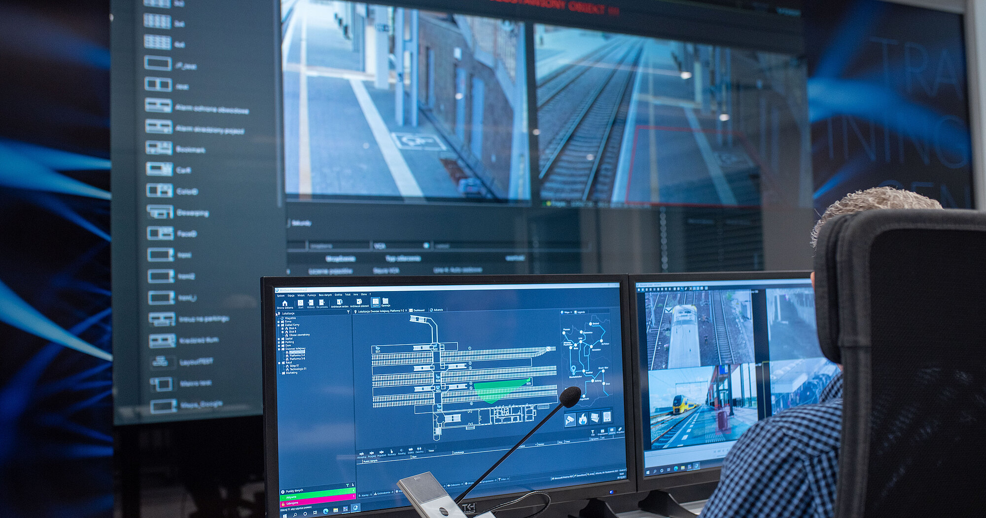 Rom Control Room Improving Efficiency in Control Rooms and SOCs | Schneider Intercom